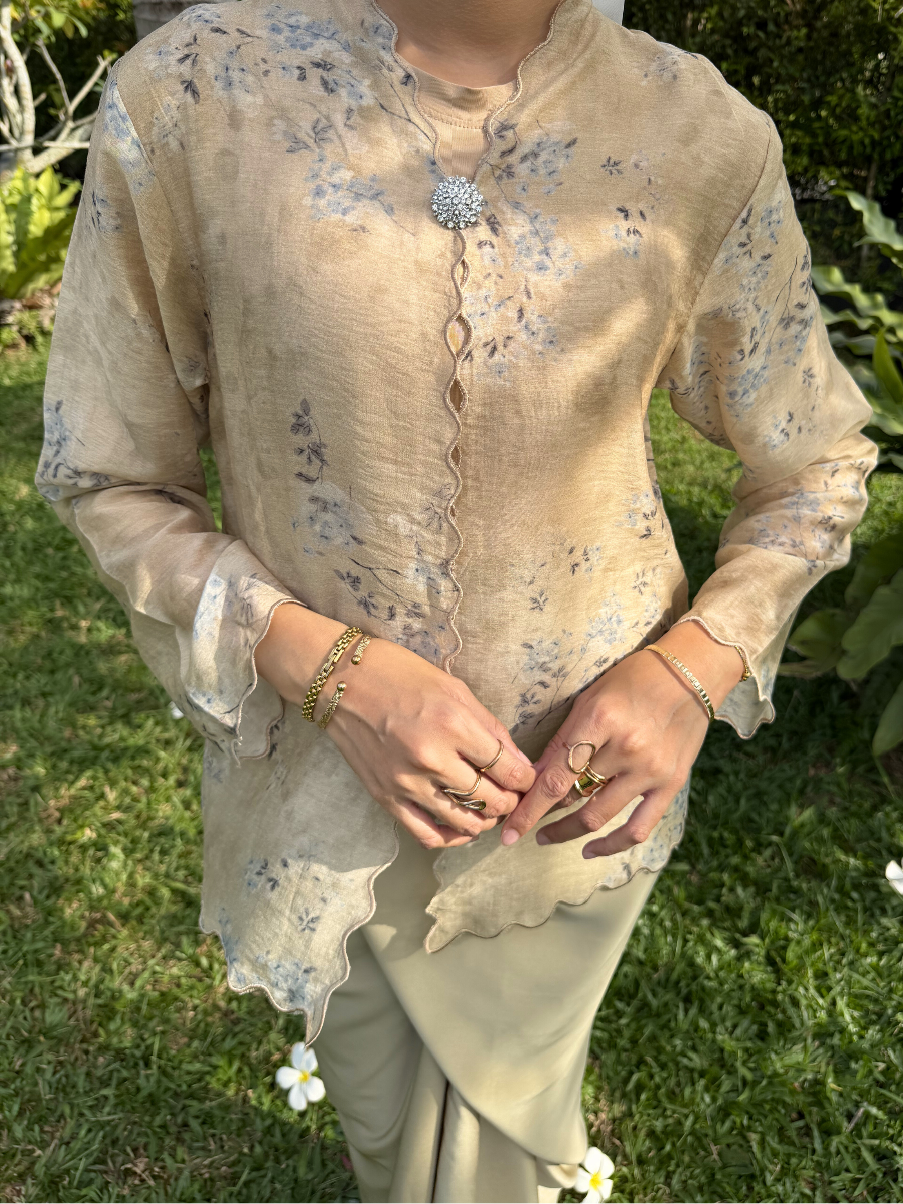 Aria Kebaya Set in Ivory