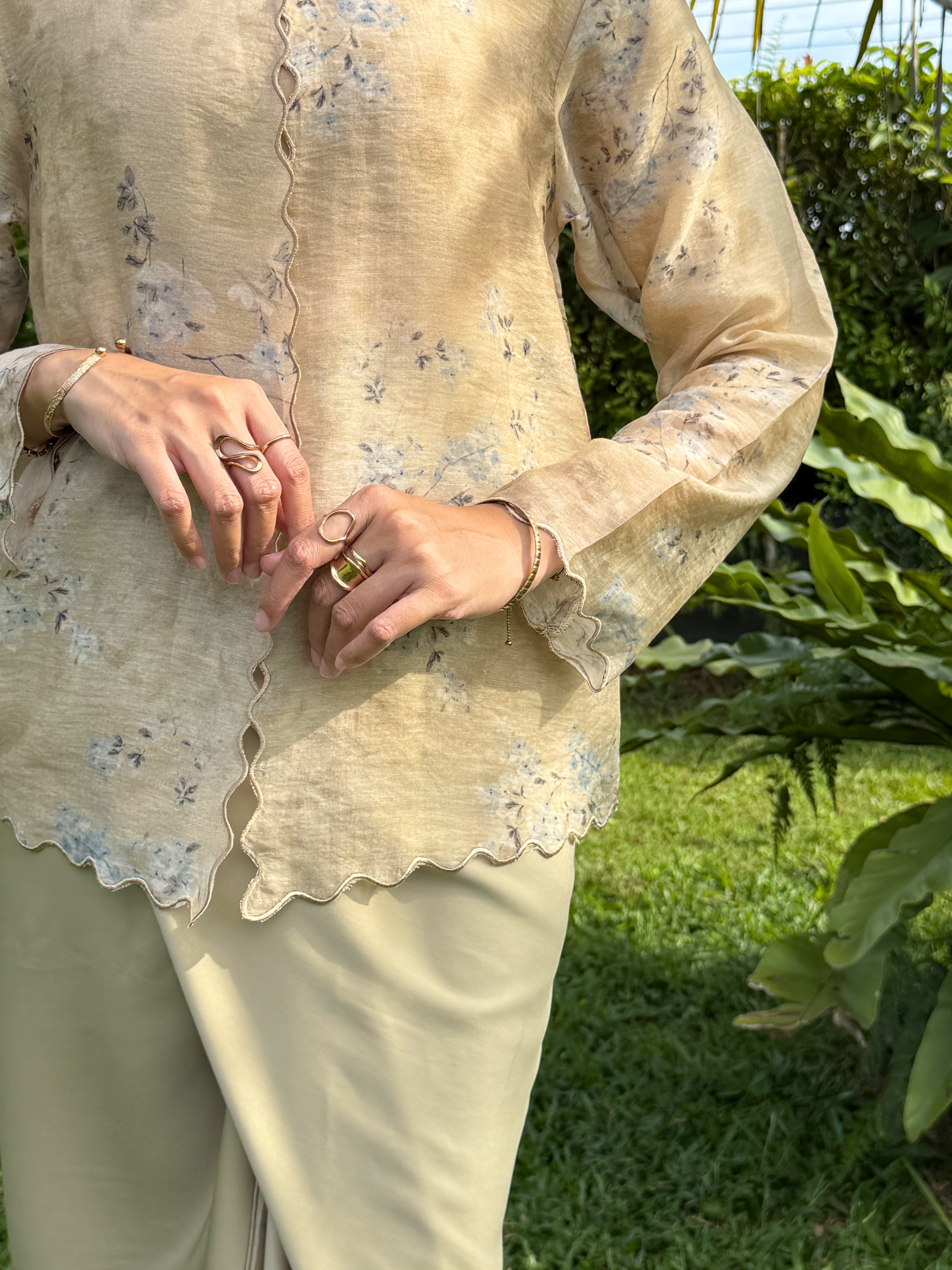 Aria Kebaya Set in Ivory