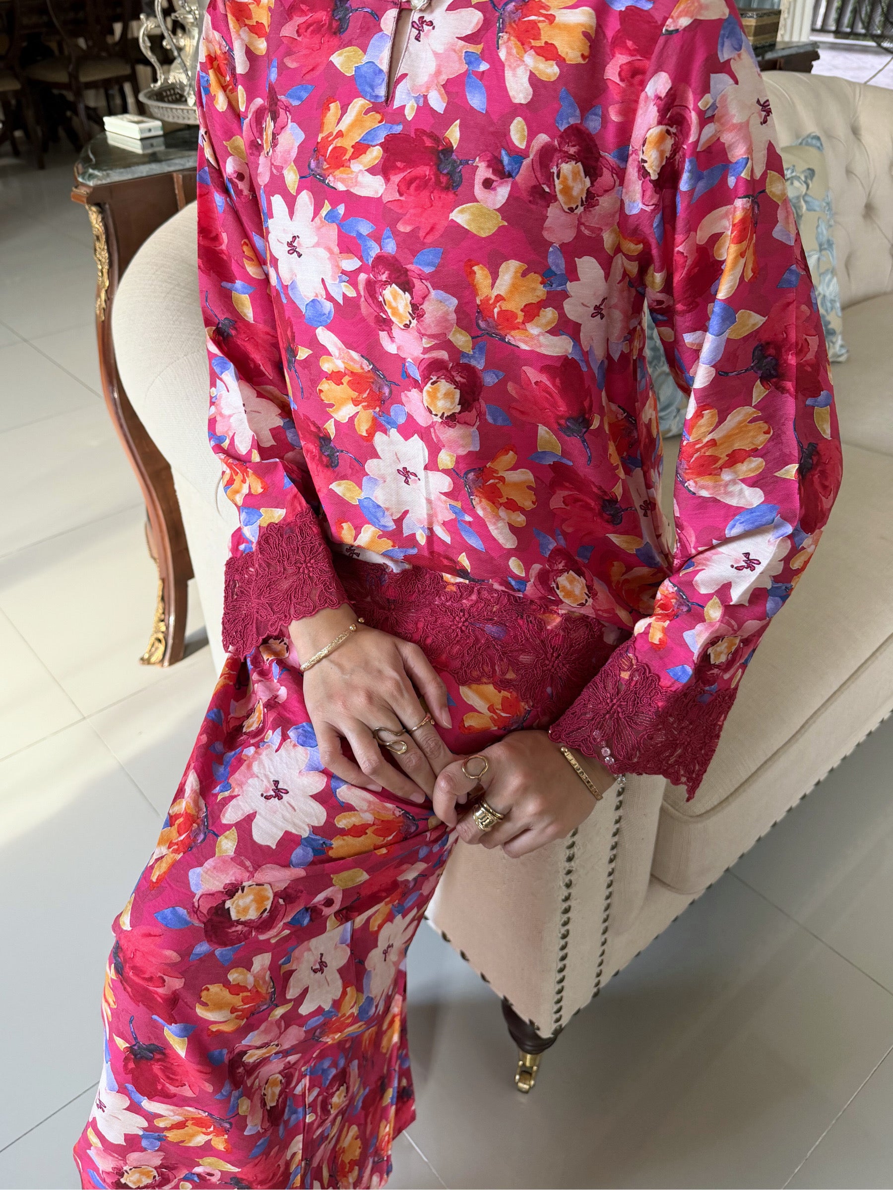 Nara Kurung Kedah Set in Fuschia Pink